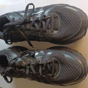 Brooks Women's Adrenaline GTS 17 Black Running Sneakers Size 9.  1202311B068